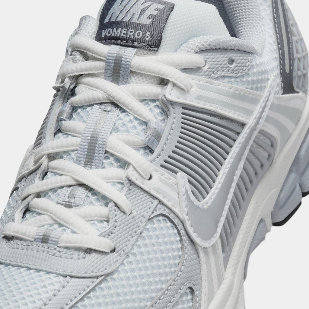 Vomero 5 Grade School Running Shoes (Pure Platinum/Summit White/Dark Grey/Metallic Silver)