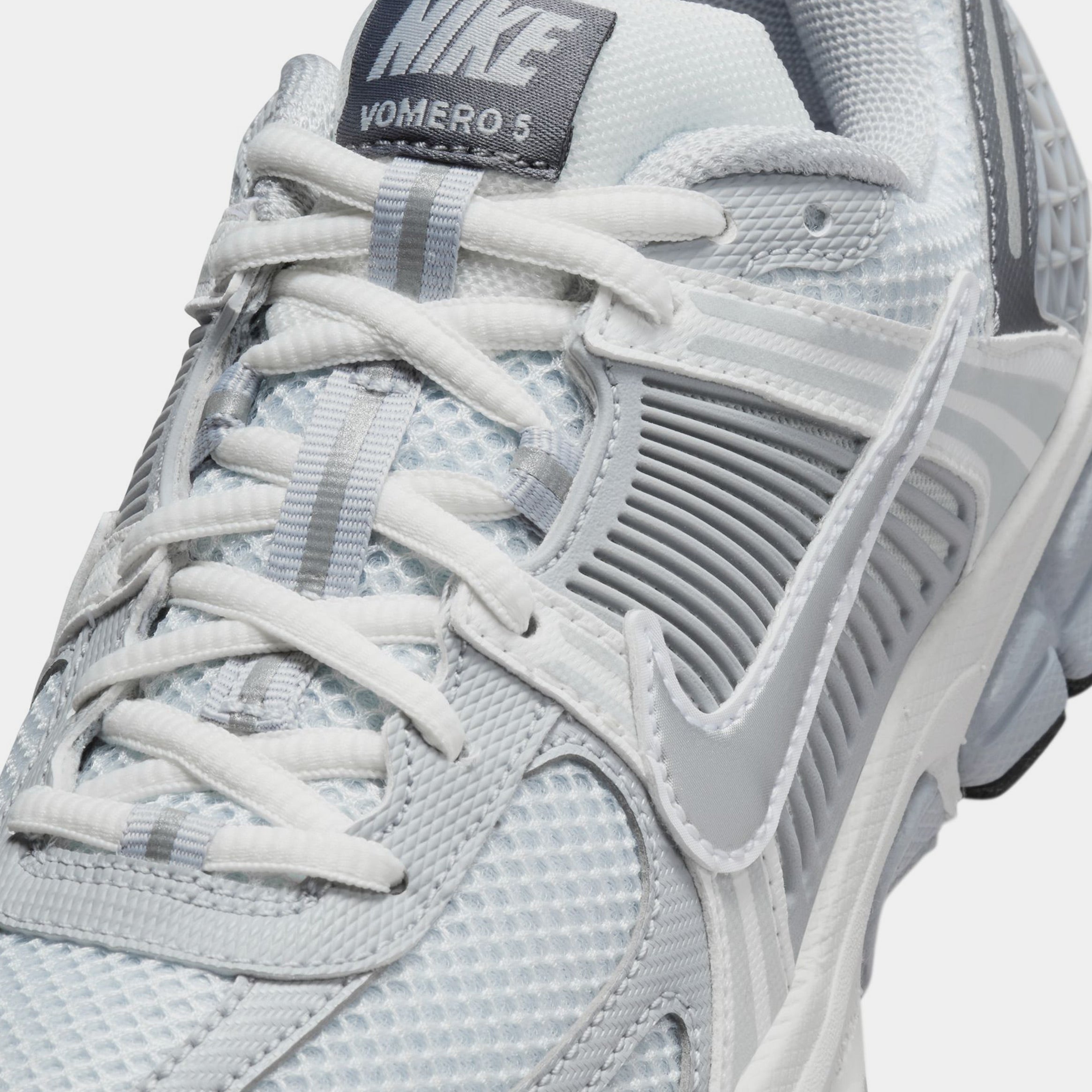Vomero 5 Grade School Running Shoes (Pure Platinum/Summit White/Dark Grey/Metallic Silver)