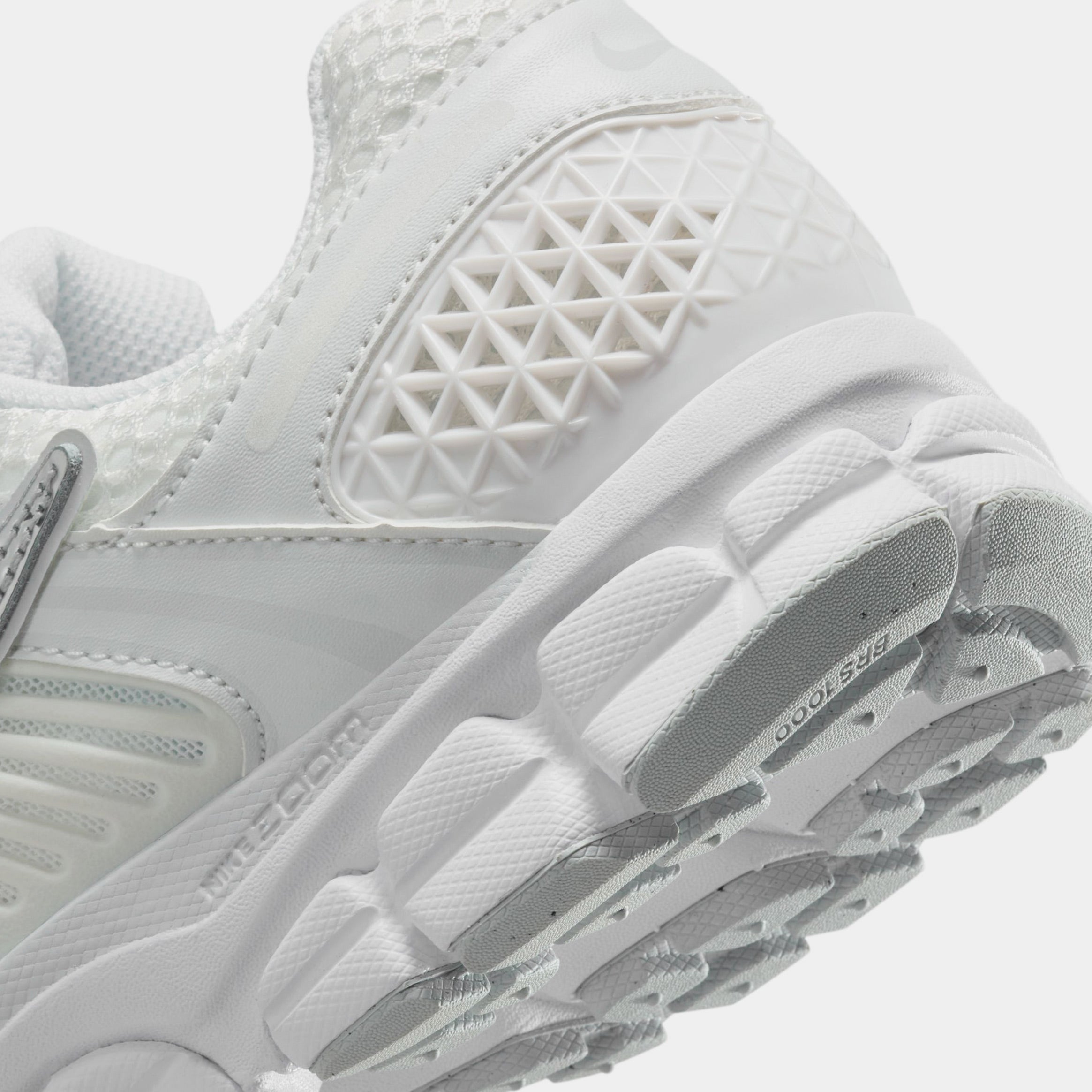 Zoom Vomero 5 Chrome Toe Womens Running Shoes (White/Metallic Silver/Summit White)