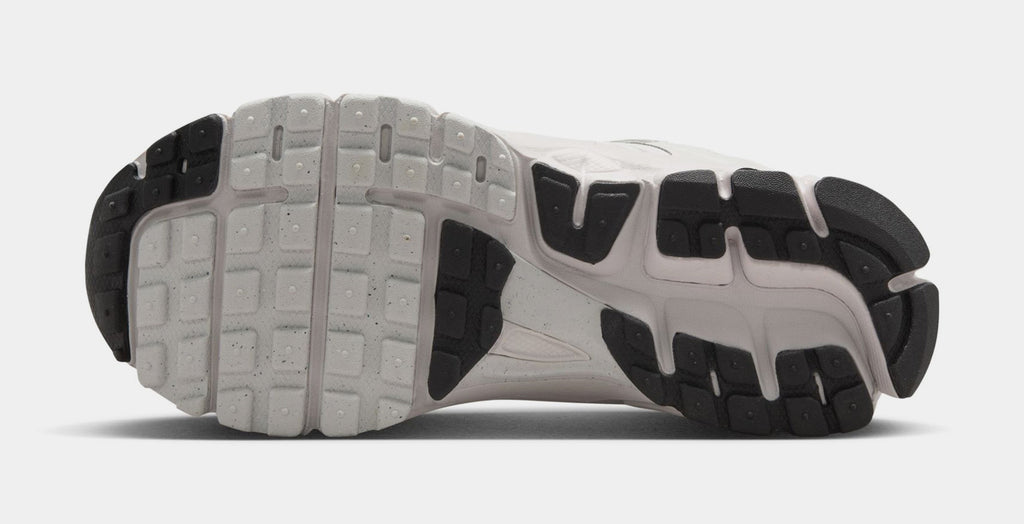 Vomero 5 Grade School Running Shoes (Pale Ivory/Pale Ivory/Sand Drift/Pale Ivory)