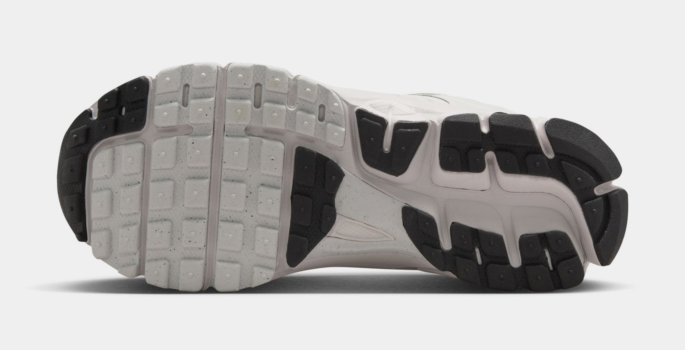 Vomero 5 Grade School Running Shoes (Pale Ivory/Pale Ivory/Sand Drift/Pale Ivory)