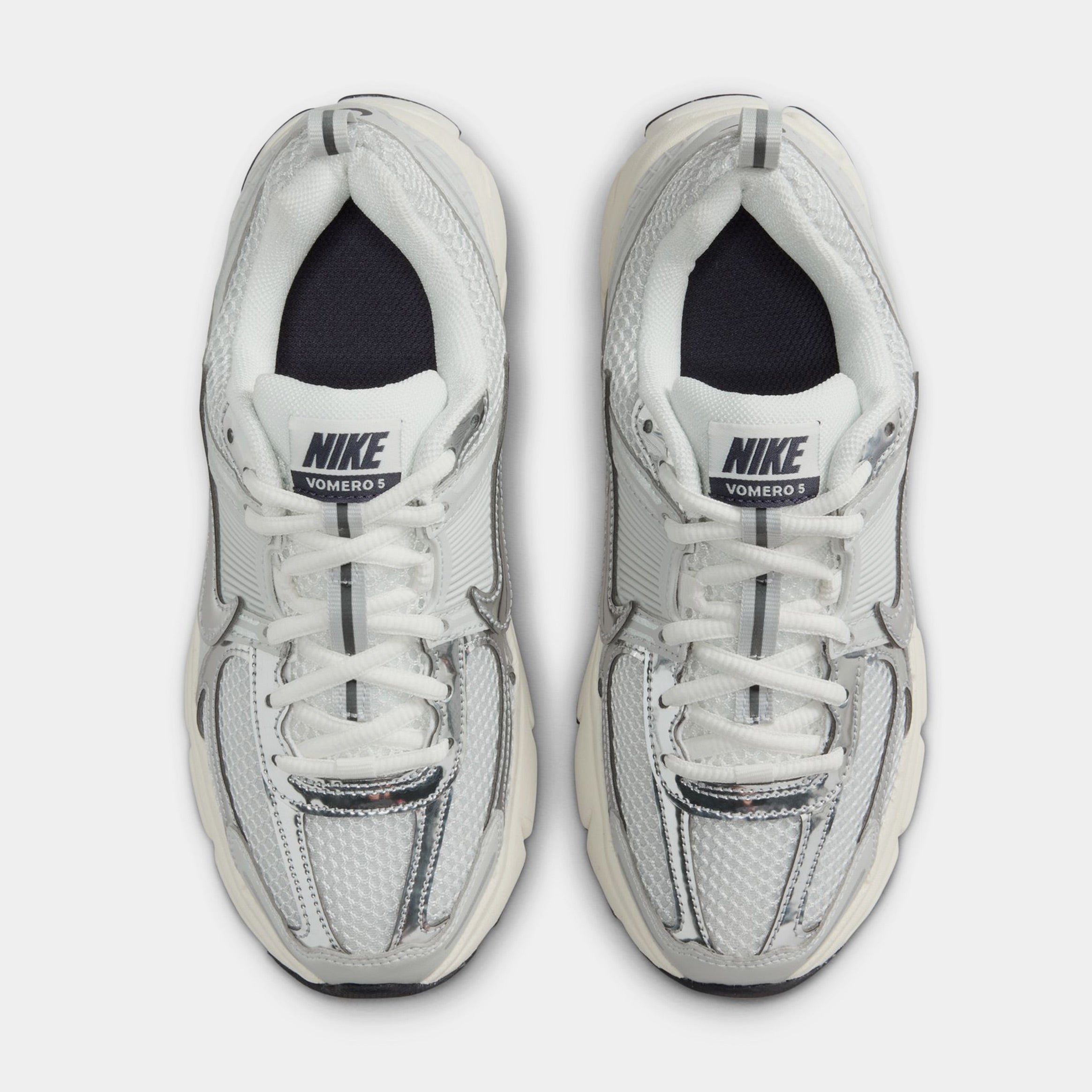 Vomero 5 Grade School Running Shoes (Photon Dust/Chrome/Gridiron Sail)