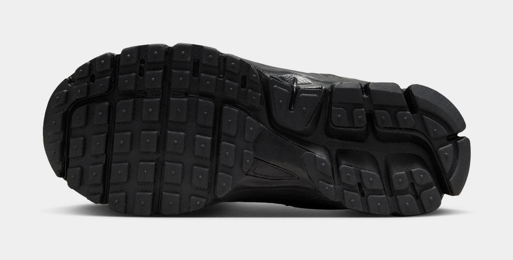 Vomero 5 Grade School Running Shoes (Black/Black)