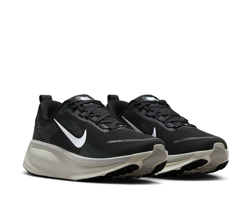 Nike Vomero 18 "Black"