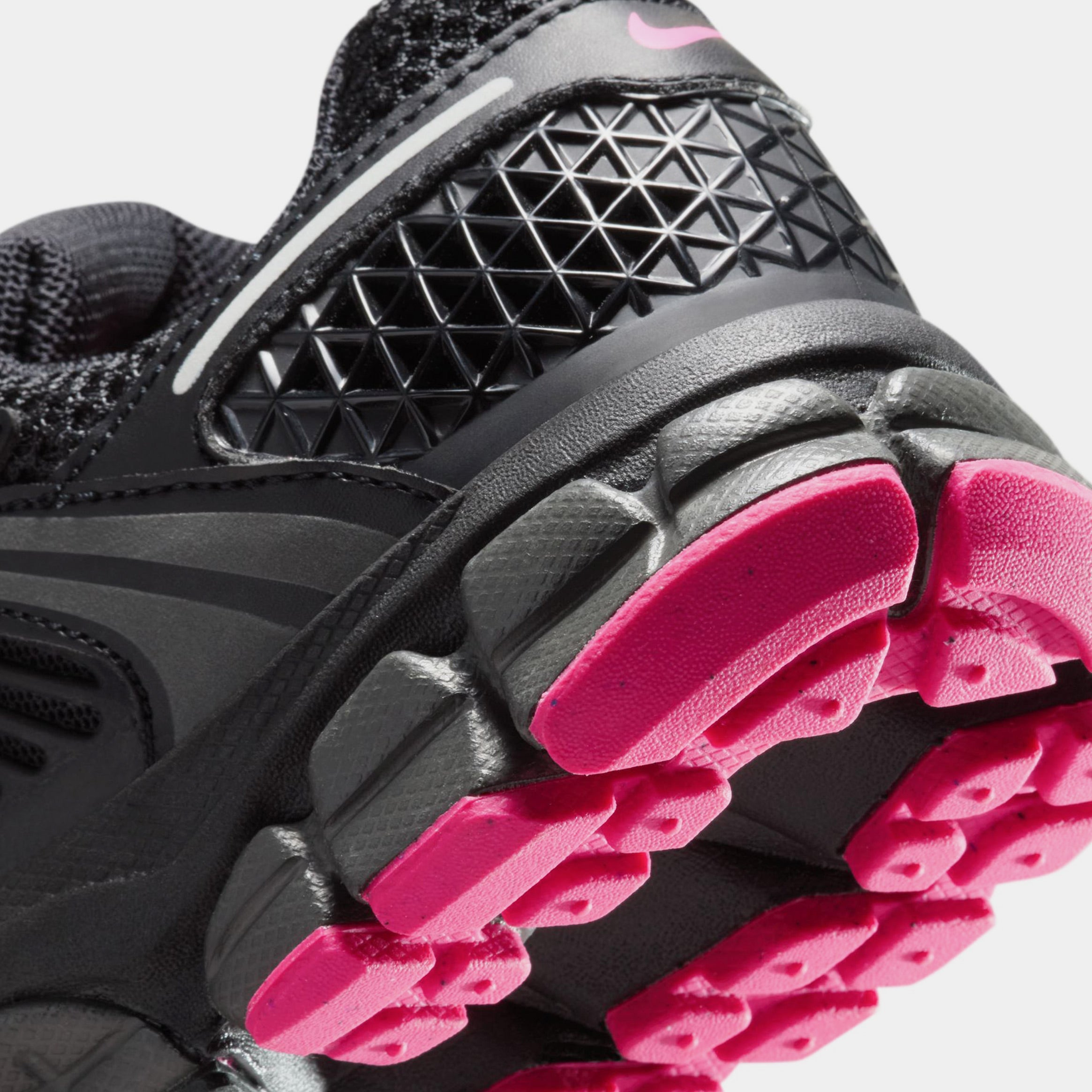 Zoom Vomero 5 Grade School Running Shoes (Black/Metallic PLatinm/Anthracite)