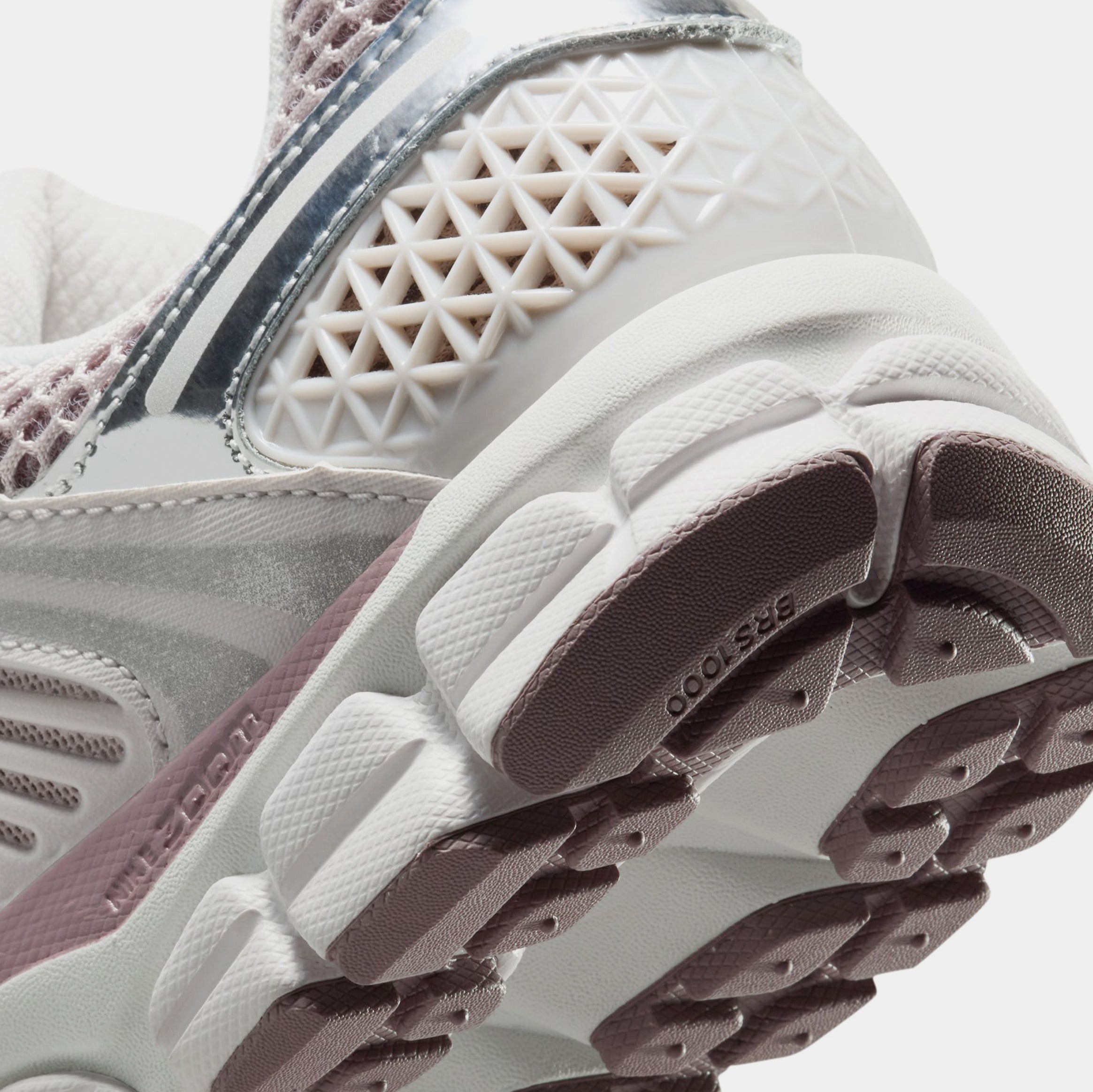Zoom Vomero 5 Womens Running Shoes (Vast Grey/Matallic Silver)