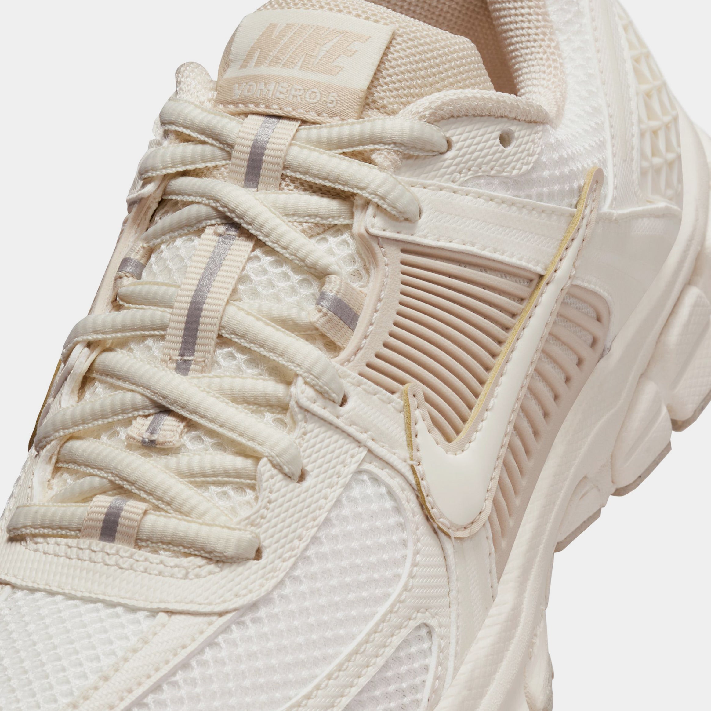 Vomero 5 Grade School Running Shoes (Pale Ivory/Pale Ivory/Sanddrift/Pale Ivory)