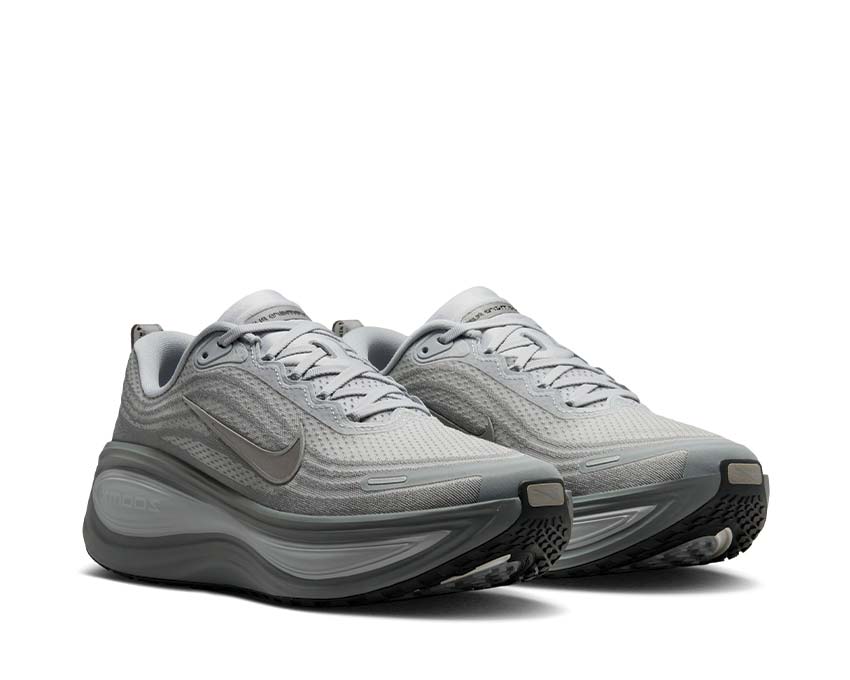 Nike Vomero Plus "Wolf Grey"